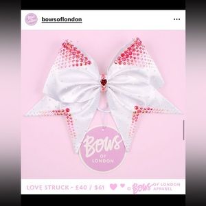 “Lovestruck” Bows of London cheer bow